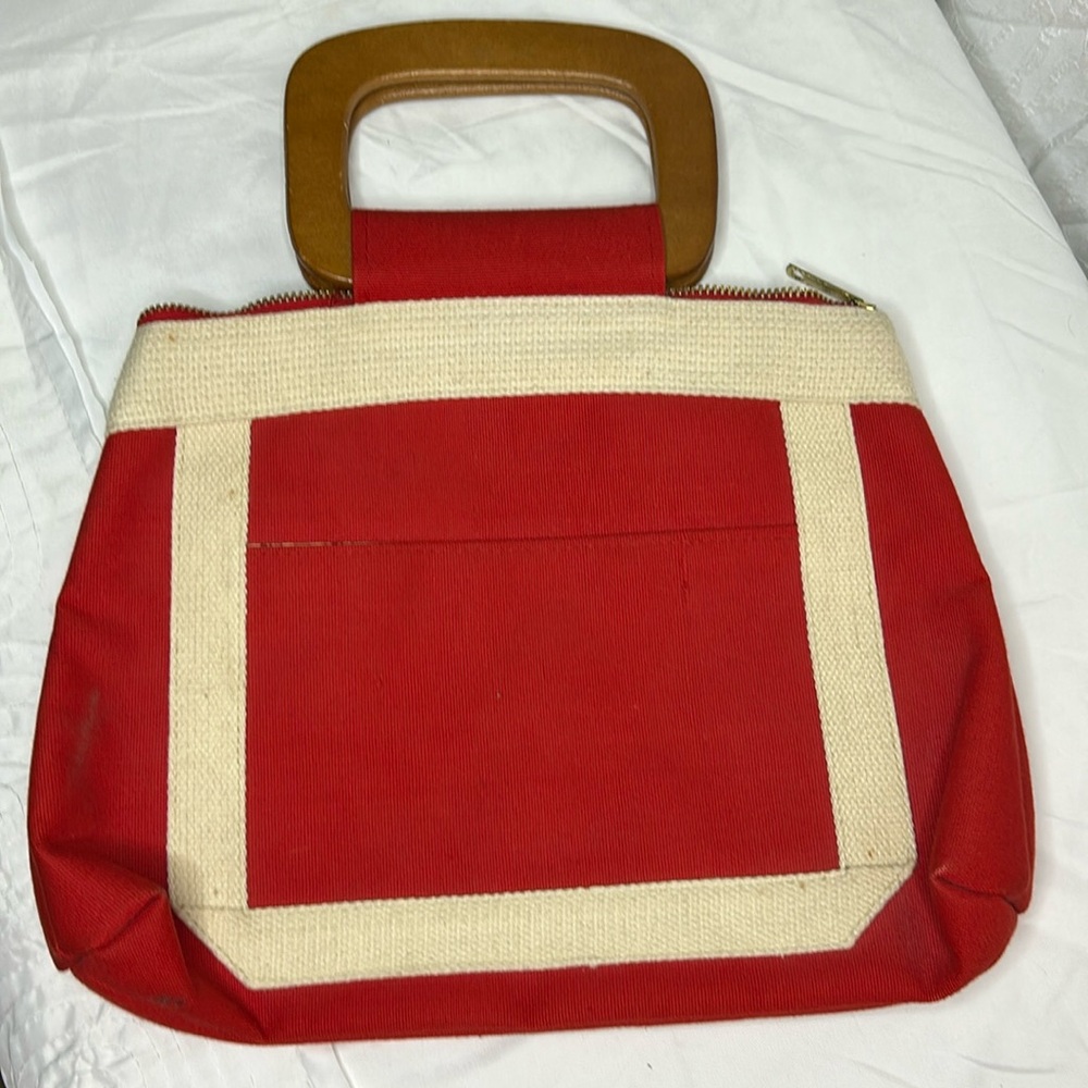 MARCHIONESS red and cream colored canvas Vintage handbag. Wooden handles.